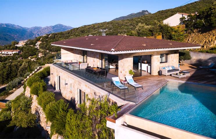 Location de vacances pour 8 personnes, avec terrasse et piscine à Viggianello - 2