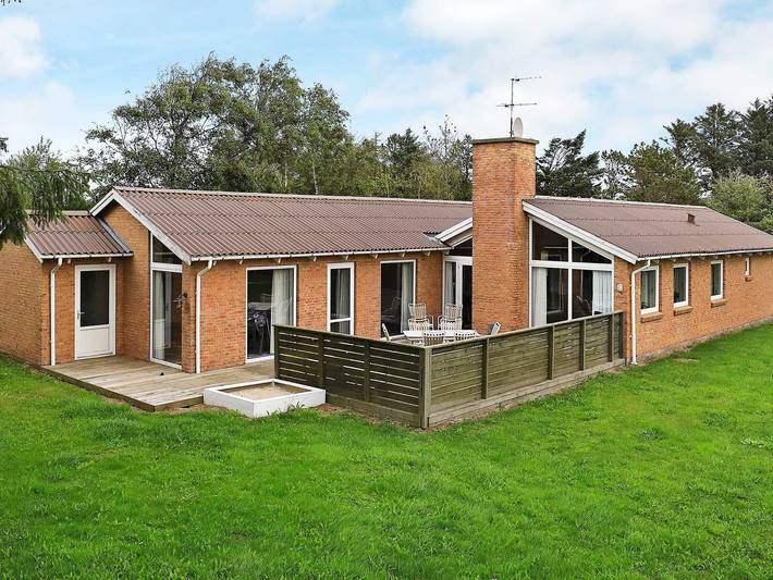 Ferienhaus für 8 Personen, mit Terrasse und Pool sowie Sauna in lønstrup