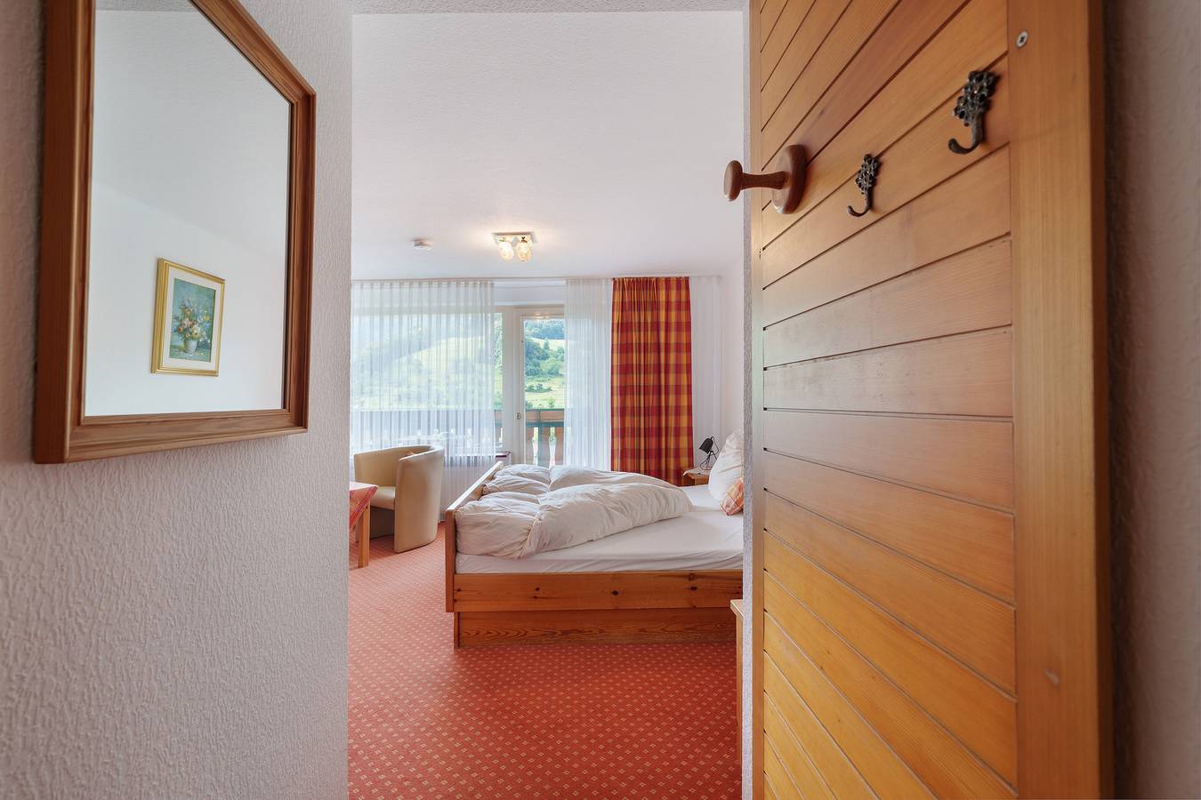 Ganze Wohnung, Ferienwohnung 'Panoramazimmer 11' mit Bergblick, Gemeinschaftsterrasse und Wi-Fi in Glottertal, Südschwarzwald