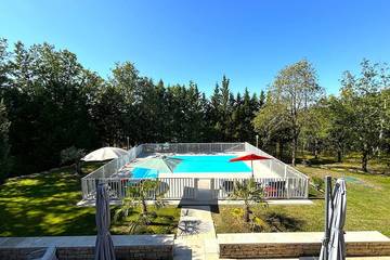 Location de vacances pour 15 personnes, animaux acceptés à Veyrines-de-Domme