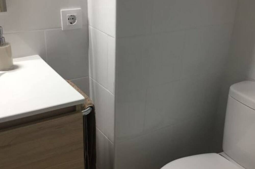 Apartamento entero, Apartamento Ciudadela con aire acondicionado y piscina. in Cala Blanes, Ciudadela