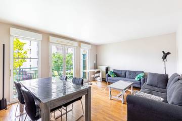 Gîte pour 4 personnes, avec terrasse à Courbevoie