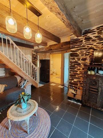 Gîte pour 6 personnes, avec jardin ainsi que vue et terrasse, animaux acceptés à Laniscat