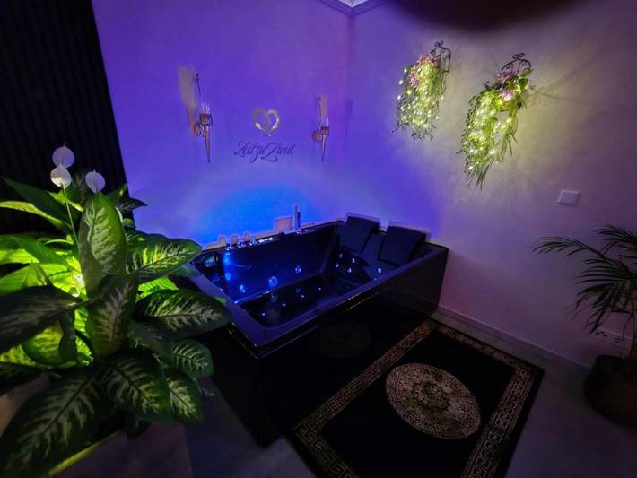 Vakantiewoning voor 2 personen, with sauna and whirlpool as well as terras in Essen