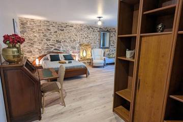 Location de vacances pour 3 personnes, avec jardin et piscine à Bagnac-sur-Célé