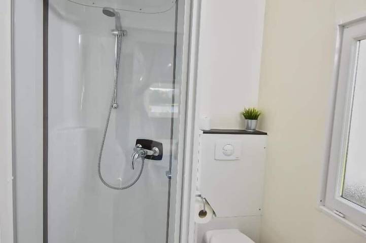 Ganze Wohnung, Natururlaub für bis zu 6 Personen im modernen Mobilheim in Strandbad am Perlsee, Waldmünchen