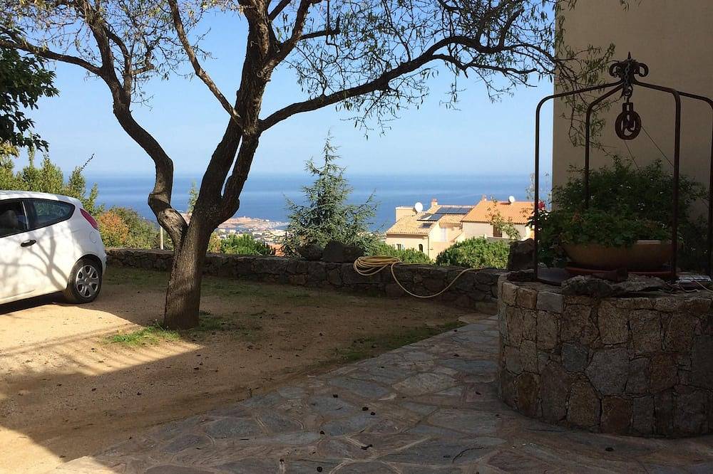 Appartement entier, 2 pièces  dans propriété au calme à 5 km des plages d'Ile Rousse .Parking privé in Santa-Reparata-di-Balagna, Région de Calvi