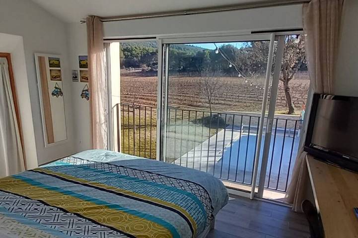 Location de vacances pour 10 personnes, avec terrasse et jardin à Grambois - 2