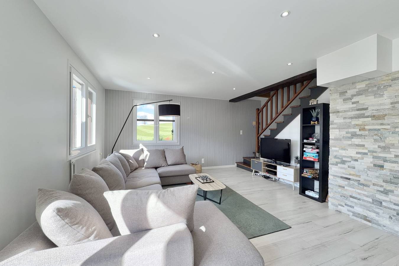 Comfortable Chalet - View of Lake Aiguebelette in Nances, Chambéry region