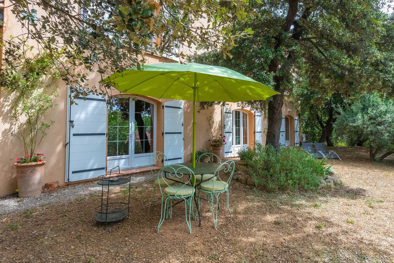 Chambre d’hôtes « Les Lilas » avec piscine partagée, terrasse commune et Wi-Fi in Carcès, Région de Brignoles
