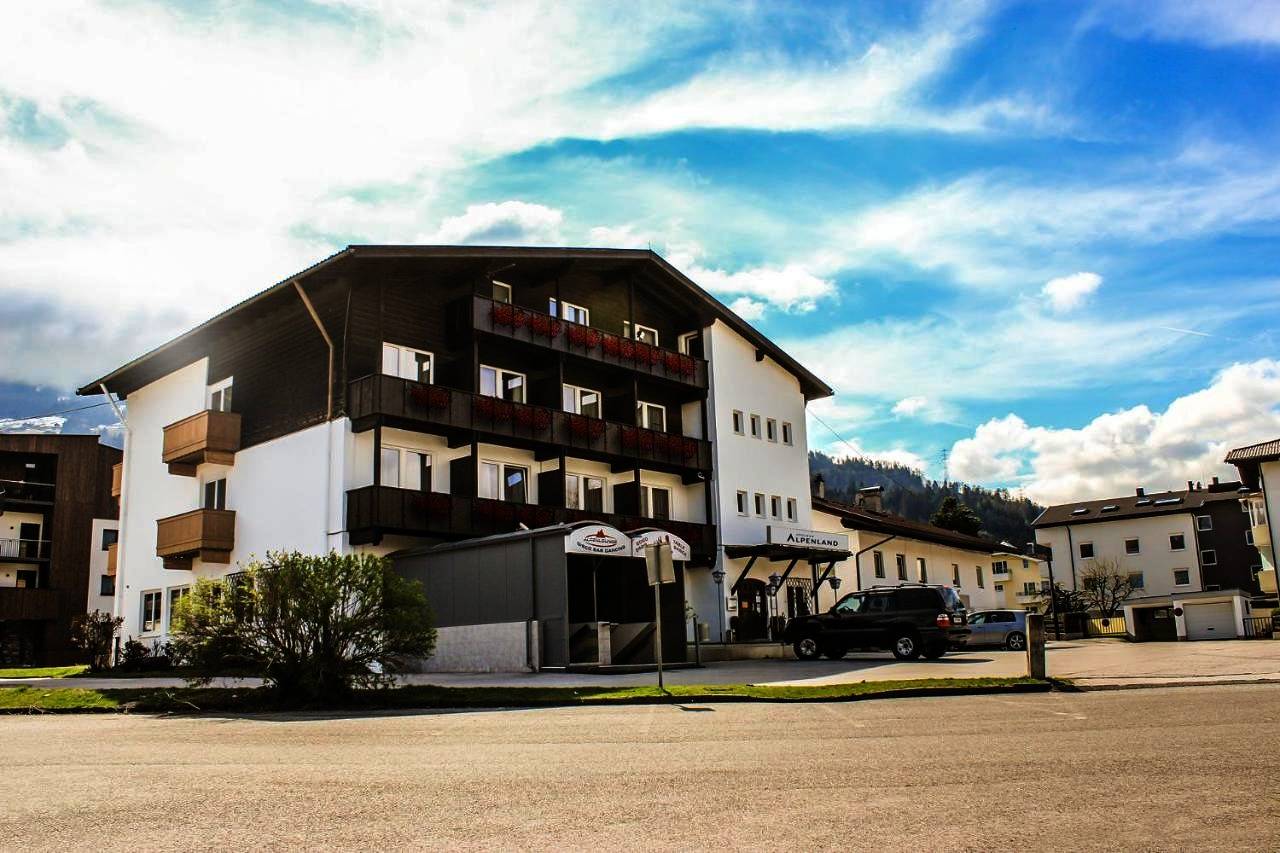 Hotel Alpenland in Tuxer Alpen, Wattens