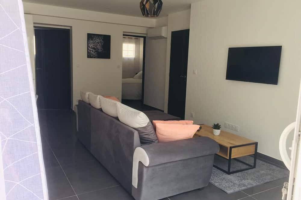 Appartement entier, T3 Avec Terrasse + Piscine in Caveirac, Région de Nîmes