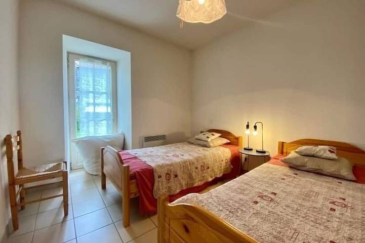 Gîte pour 6 personnes, avec jardin à Alleyrac - 3