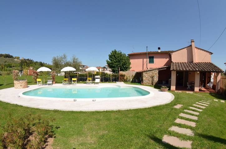 Agriturismo per 4 persone, con piscina, con animali domestici in Pisa e dintorni