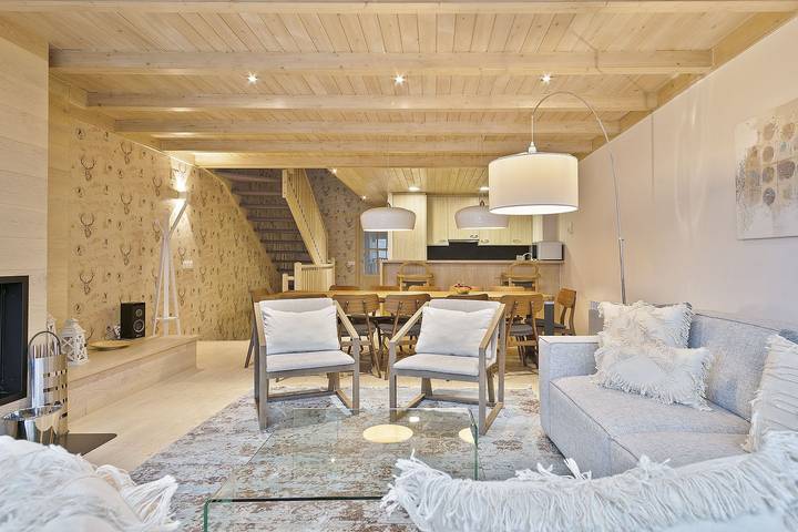 Ganze Wohnung, Ferienwohnung für 12 Personen mit Balkon in Baqueira, Naut Aran