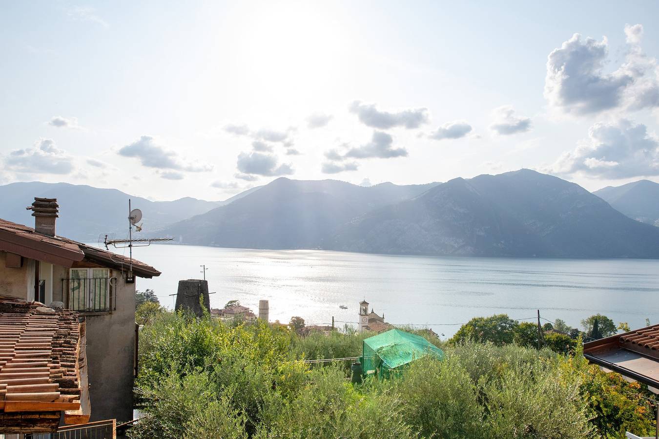 Ferienhaus 'Casa Tua Alla Torre' mit Seeblick, Wlan und Klimaanlage in Marone, Gemeinde Marone