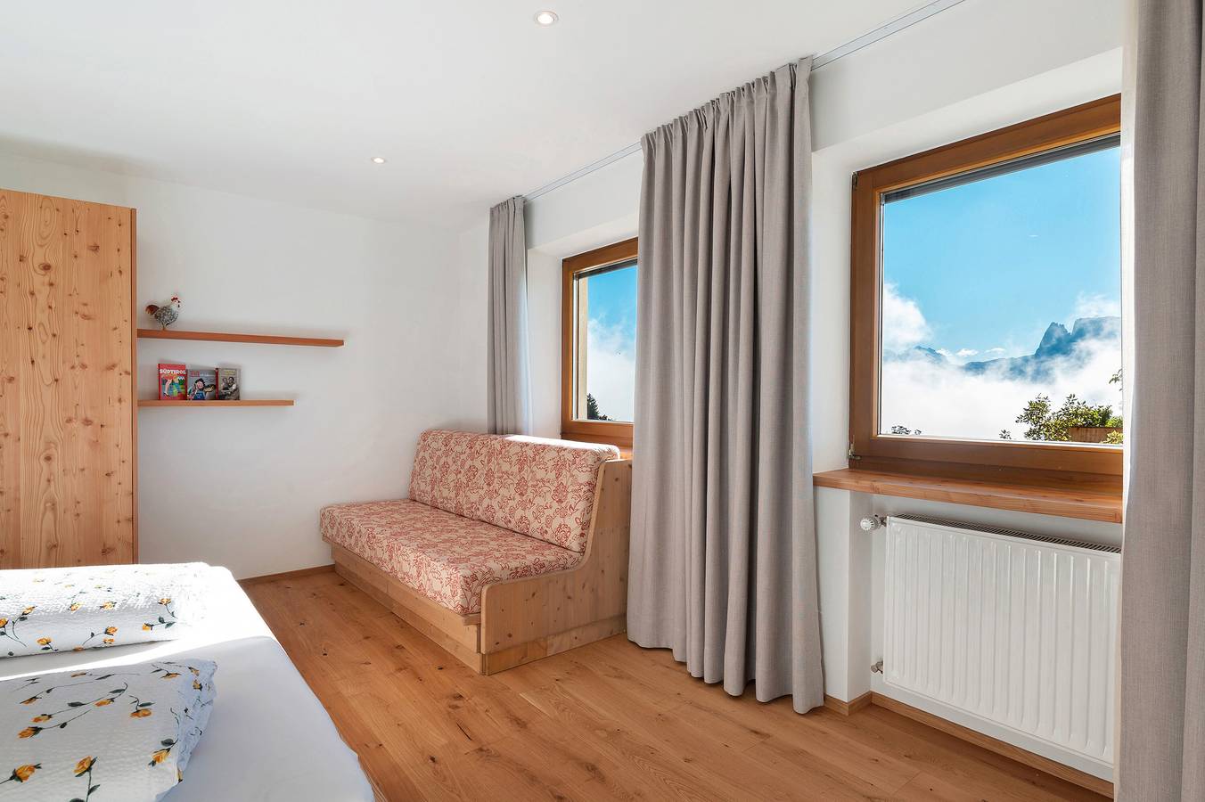 Entire apartment, Apartment 'Bergwiese' with Mountain View, Shared Garden and Wi-Fi in Ritten, Sarntal Alps
