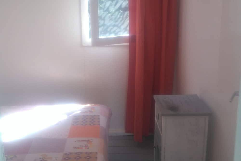Lodge Pinède Climatisé à 200 Mètres de la Plage in Pianottoli-Caldarello, Arrondissement de Sartène