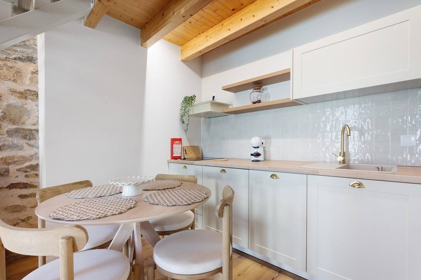 Ganze Wohnung, Vila Santa Luzia 2 mit Gemeinschaftspool, Wlan und Klimaanlage in Fátima, Santarém Distrikt