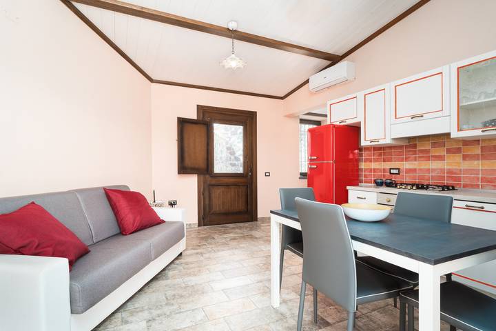 Location de vacances pour 3 personnes, avec Balcon ainsi que Jardin et Vue sur le lac dans Dorgali - 4