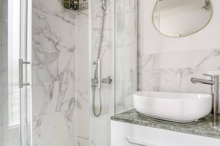 Appartement entier, Lola Homes \" Appartement contemporain et chaleureux \" in Puteaux, Hauts-de-Seine