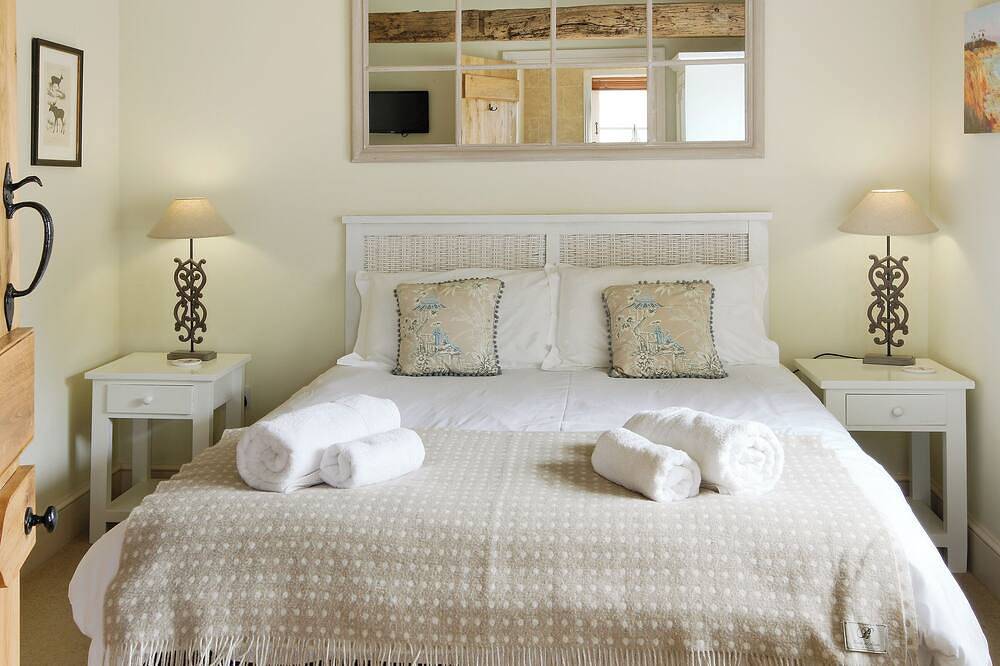 5 bedroom accommodation in Scalby, Scarborough in Scarborough, North York Moors National Park