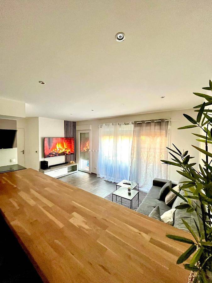 Appartement entier, Two-Bedroom Apartment in Francheville, Lyon et ses environs