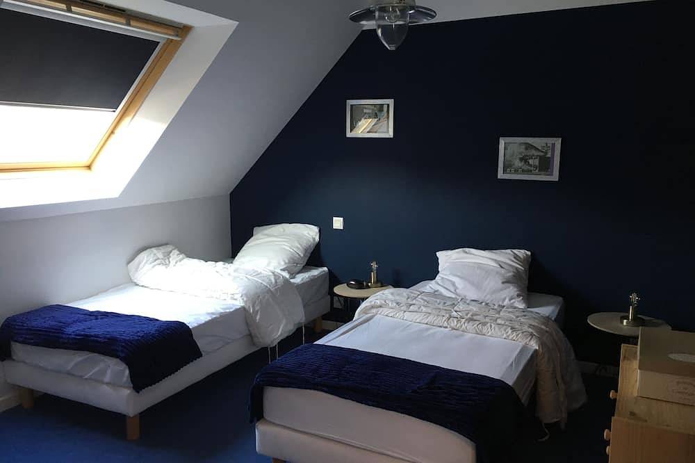 Haus am Meer mit beheiztem Pool, Stränden und Geschäften zu Fuß. in Erquy, Côte d’Émeraude
