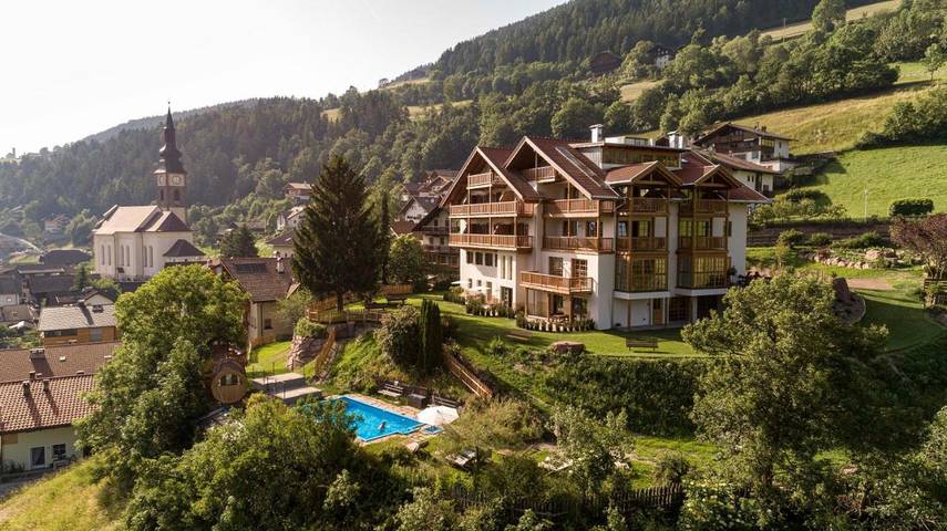 Appartamento per 2 persone, con Balcone e Terrazza nonché Idromassaggio e Giardino a Val di Funes