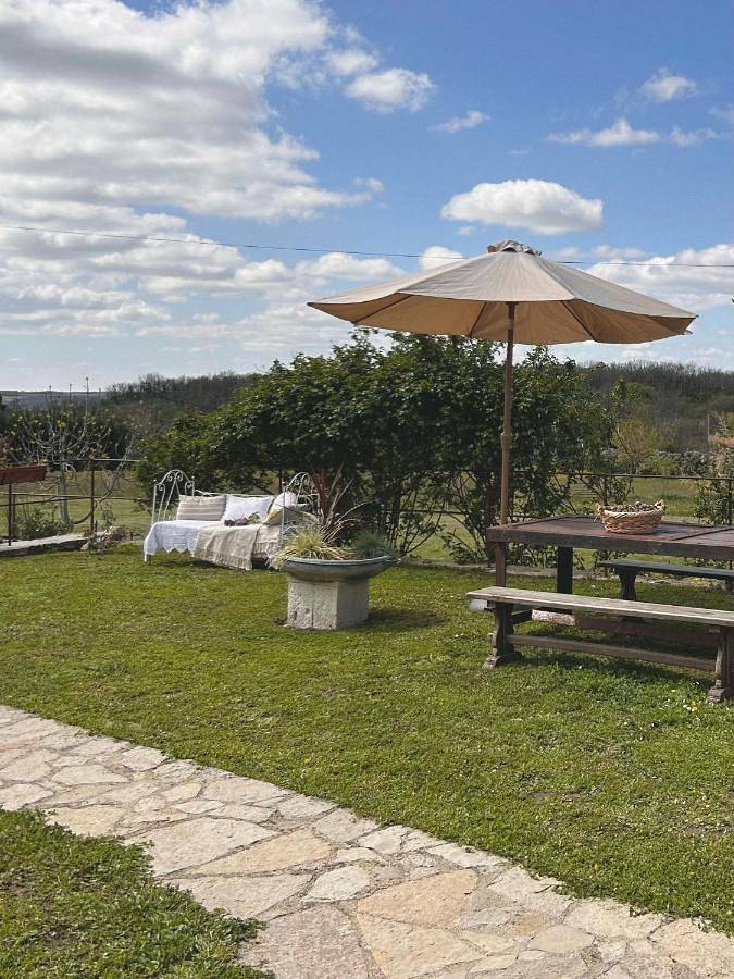 Location de vacances pour 6 personnes, avec piscine ainsi que vue et jardin à Les Cabannes (Tarn) - 2