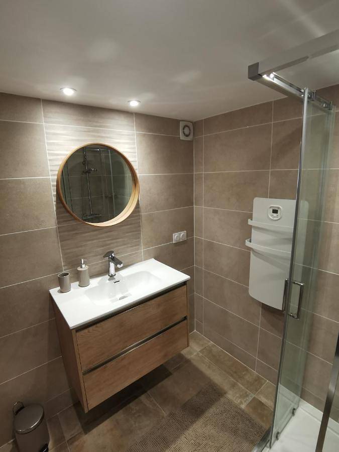 Appartement entier, One-Bedroom Apartment in L'Argentière-la-Bessée, Parc national des Écrins