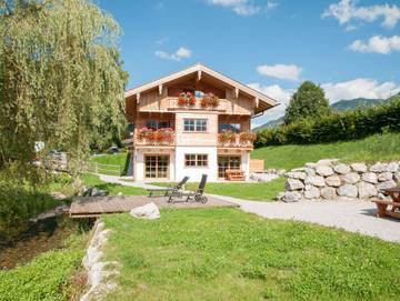 Ferienwohnung für 4 Personen, mit Ausblick und Sauna sowie Garten, kinderfreundlich in Rottach-Egern