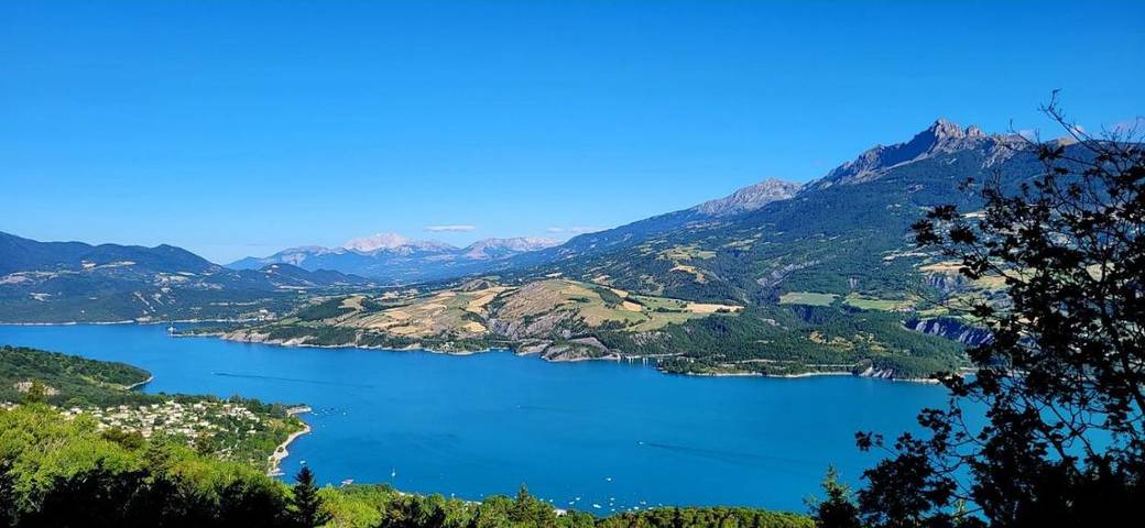 Gîte pour 2 personnes, avec balcon et vue dans Office De Tourisme D Embrun - 3