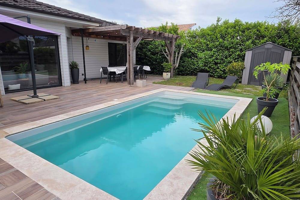 Maison familiale 4 ch. avec piscine et clim près Bordeaux in Blanquefort, Région de Bordeaux