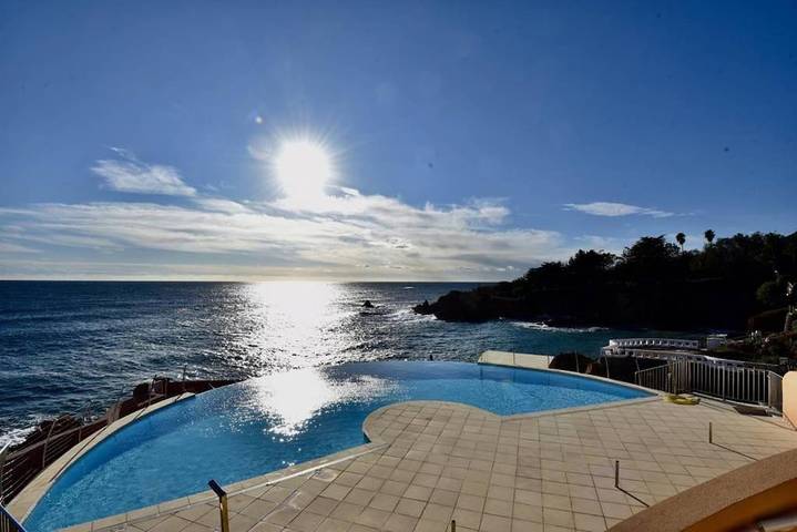 Appartement de vacances pour 4 personnes, avec vue ainsi que piscine et terrasse