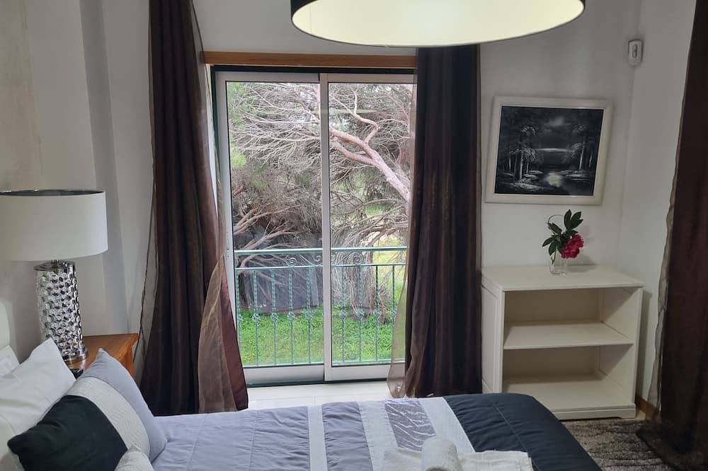 Praia Da Falésia Moradia V3 200 M Praia, Piscina, Jardim, Lareira Barbecue in Praia da Falésia, Albufeira