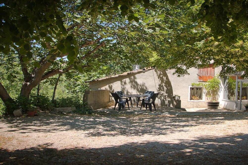 Lou Cabres in einem alten Bauernhaus, sehr ruhig in Mollans-sur-Ouvèze, Nyons und Umgebung