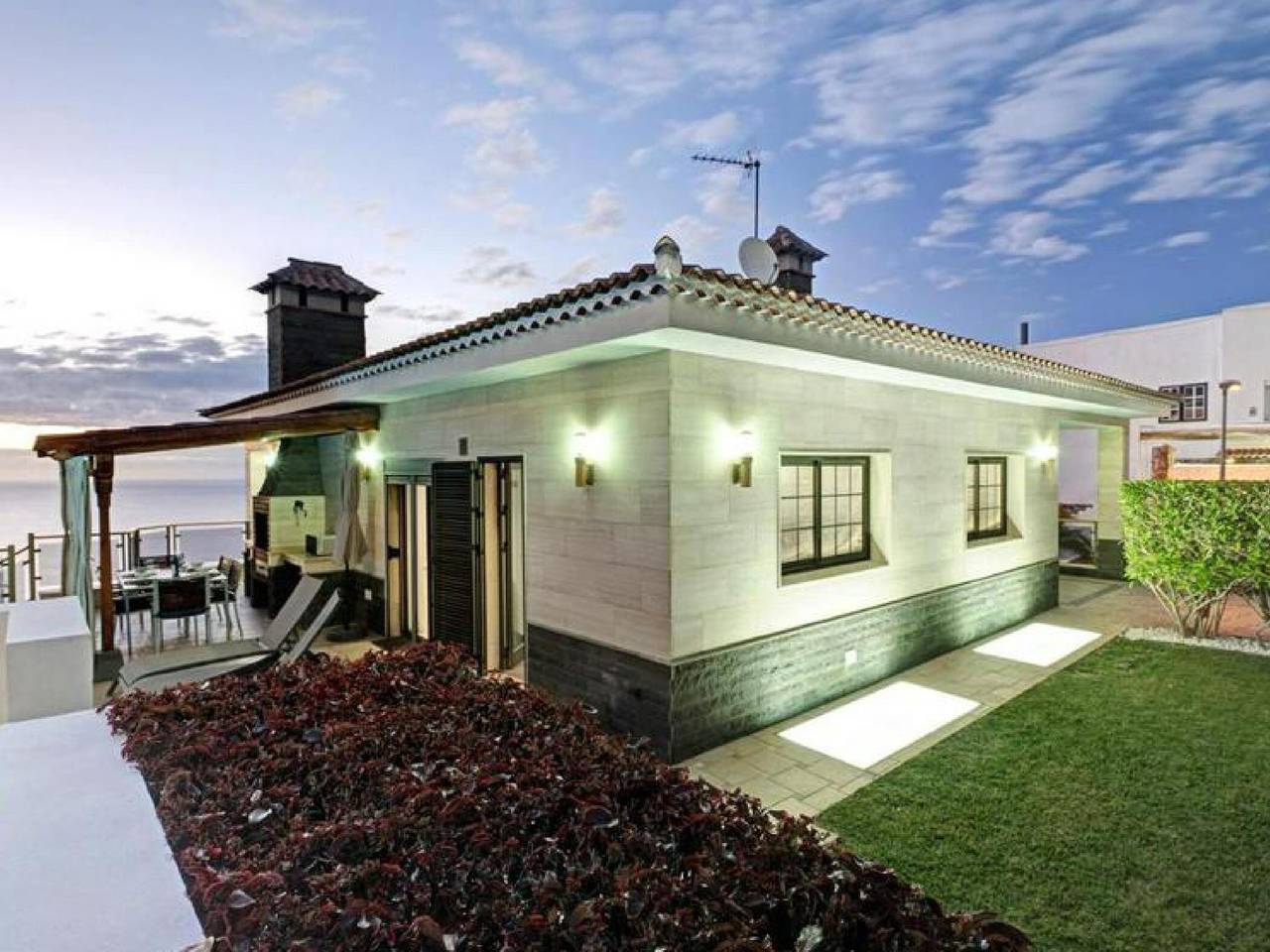 Holiday Home 'Karat Horizonte' with Sea View, Wi-Fi and Air Conditioning in El Sauzal, North Tenerife