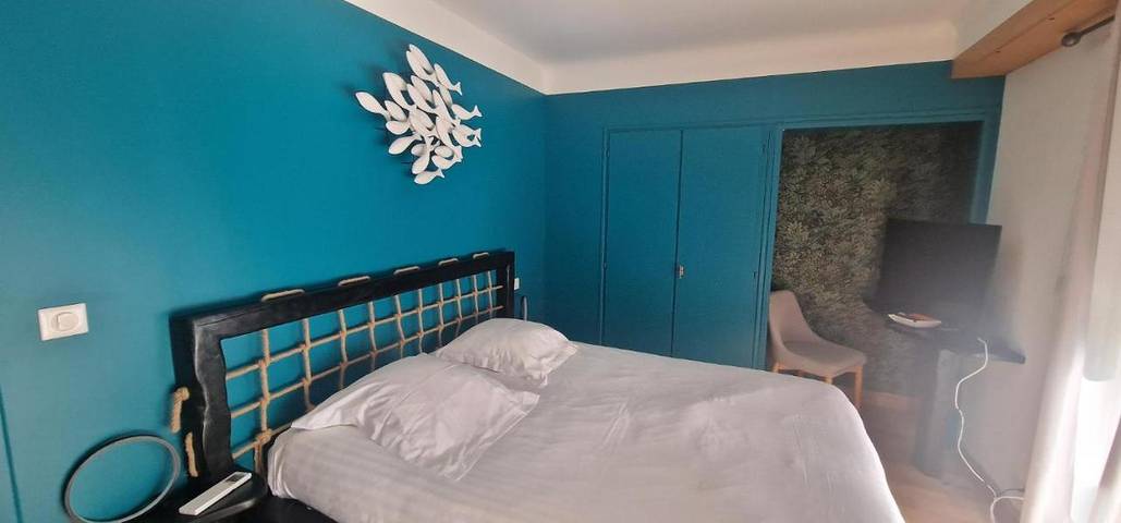 Location de vacances pour 4 personnes, avec vue sur le lac et jardin ainsi que piscine et vue à Tosse - 2