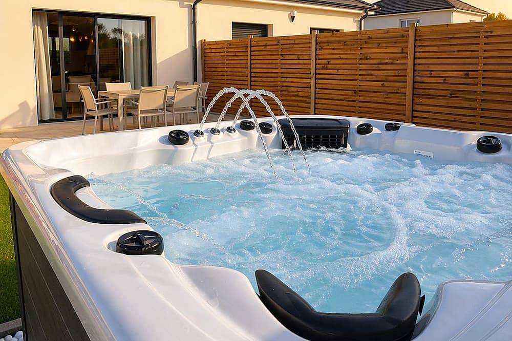 WesVillas No. 2 • Private Jacuzzi • A 7-minute walk from downtown • And 15 minutes from Honfleur in Beuzeville, Bernay region