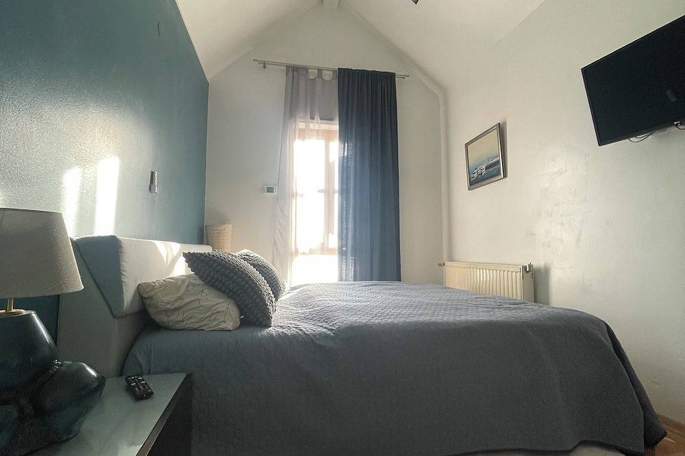 Ruhegelegene Villa mit 2 Apartments am Stadtrand mit eigenem Parkplatz in Karlovac, Karlovac und Umgebung