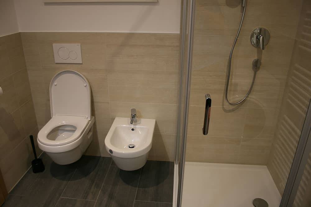 Ganze Wohnung, Residence Weinberg 8, moderne Ferienwohnung mit gewissem Extra in Nals, Nonsberggruppe