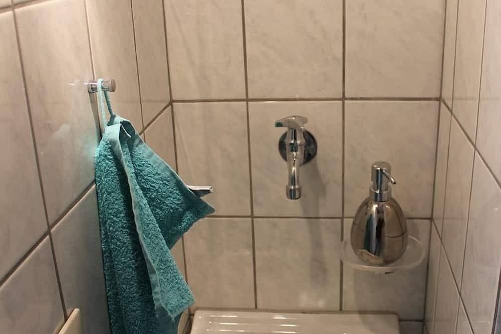 Ganze Wohnung, Ferienwohnung 2-4 Personen 60 qm, Wohnzimmer, Küche, 2 Schlafzimmer in Marquartstein, Bayerische Alpen