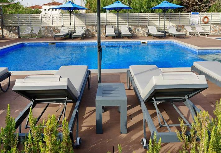 Appart’hôtel pour 2 personnes, avec Balcon et Terrasse ainsi que Jardin et Piscine