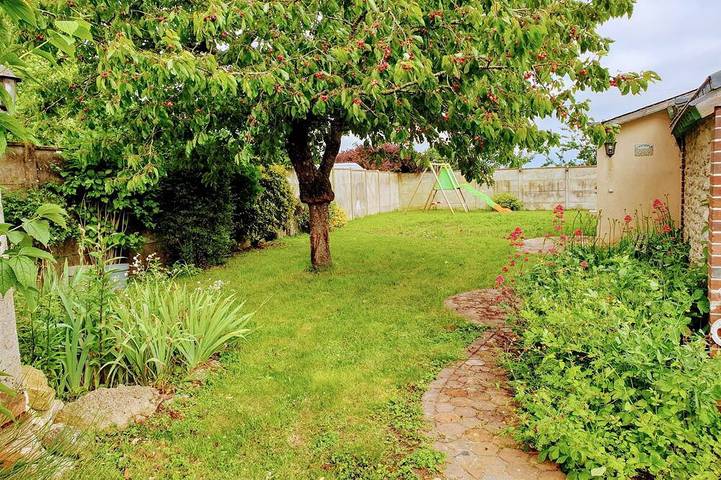 Gîte pour 15 personnes, avec jardin et jacuzzi à Nottonville