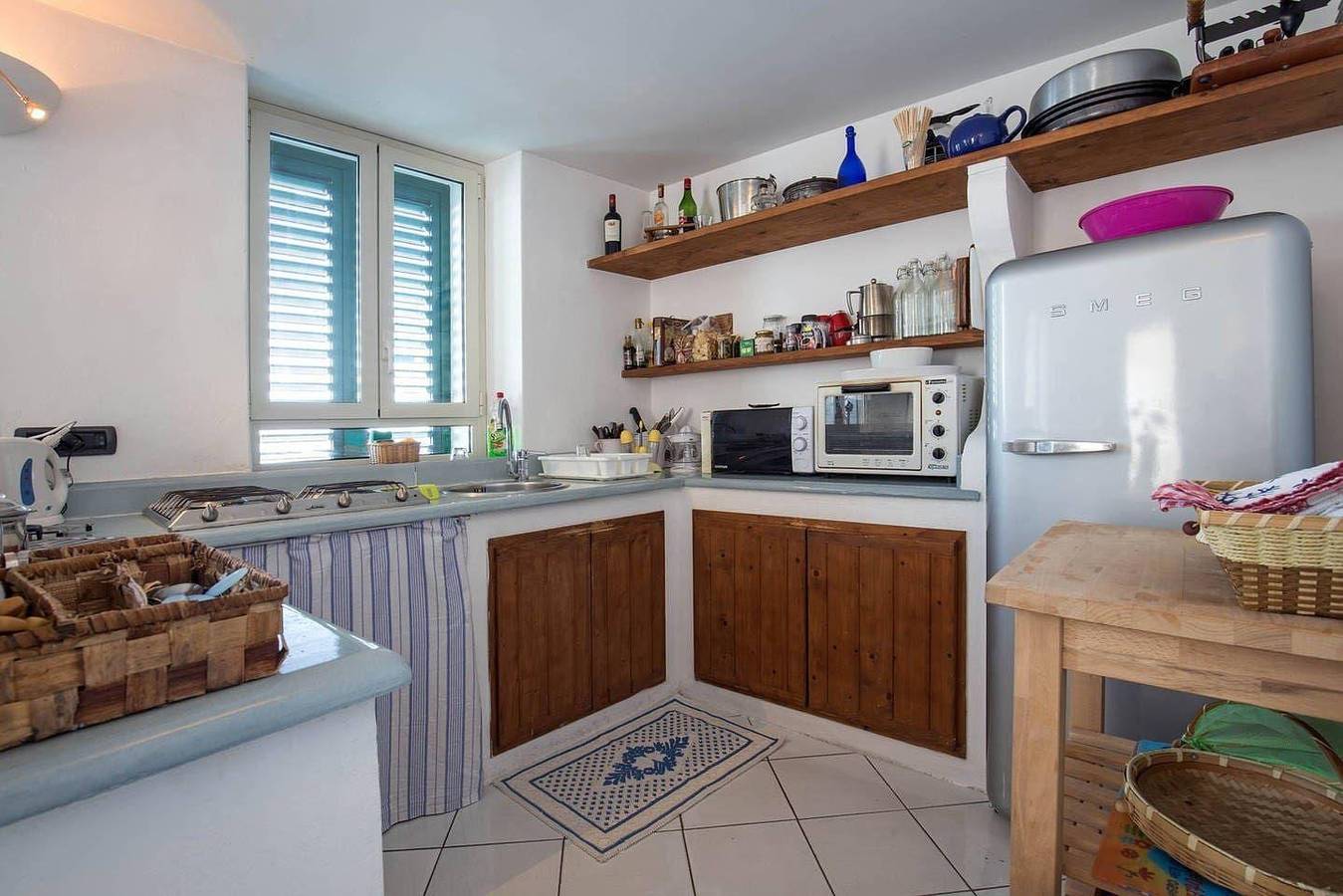 Villa auf einer natürlichen Klippe mit Blick auf das Meer, nur wenige Schritte vom Strand entfernt in Furore, Amalfiküste