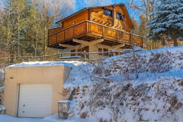 Gîte pour 5 personnes, avec Balcon ainsi que Terrasse et Vue à Eyne