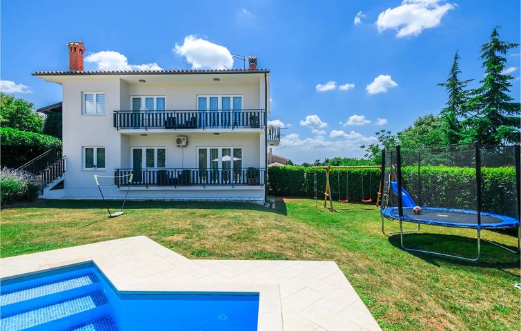 Ferienhaus für 12 Personen, mit Terrasse