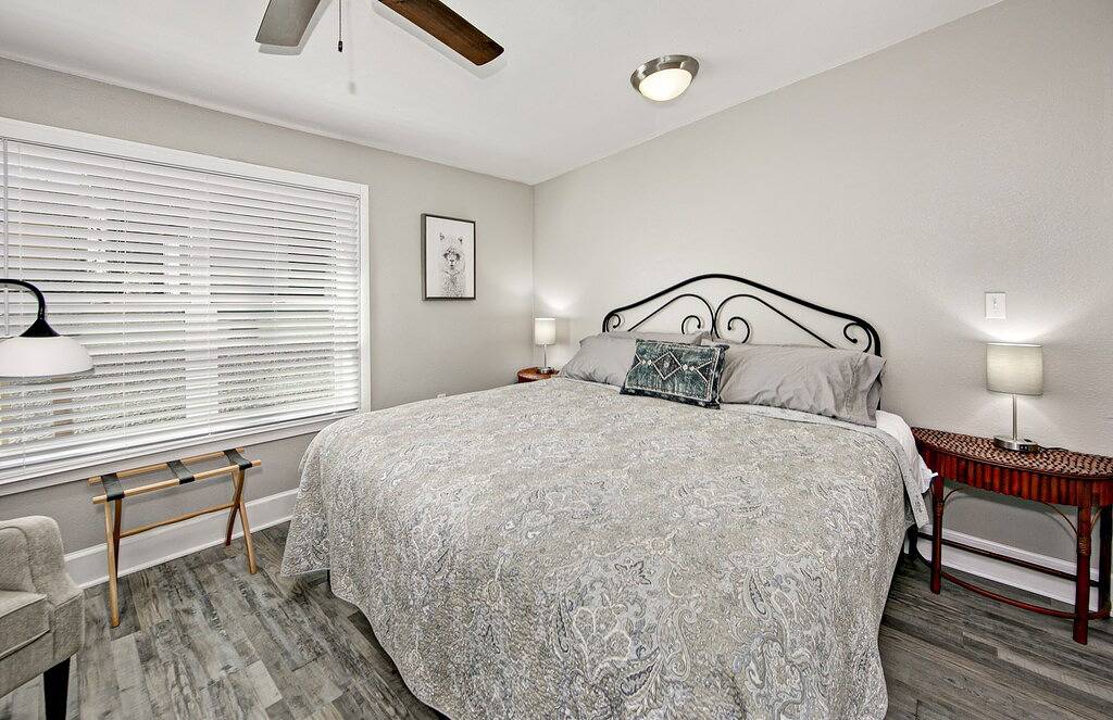 Just over 2 blocks to the Courthouse Square ! in Prescott, Yavapai County