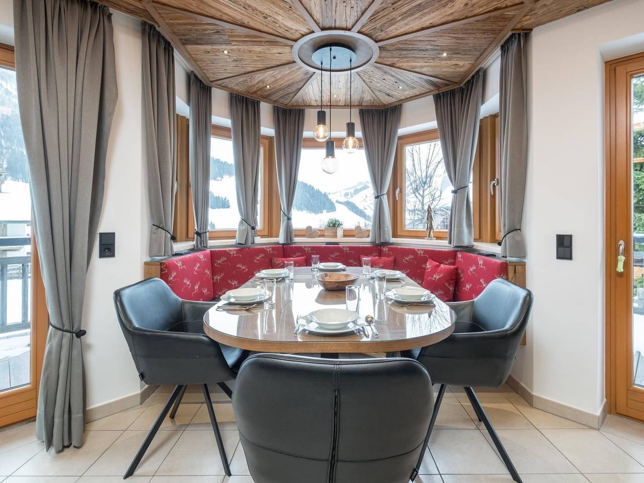 Geheel appartement, Woning direct aan skipiste met zonnig terras in Hinterglemm, Saalbach-Hinterglemm